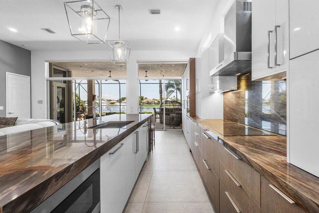 105 Island Cove Way, Palm Beach Gardens, FL 33418