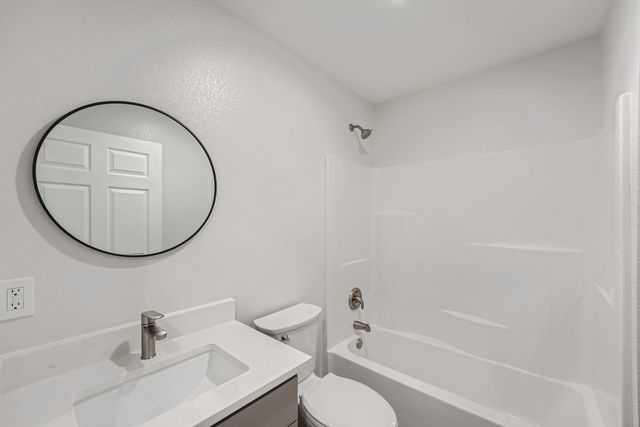 111 Fisher ST A & B, Elgin, TX 78621