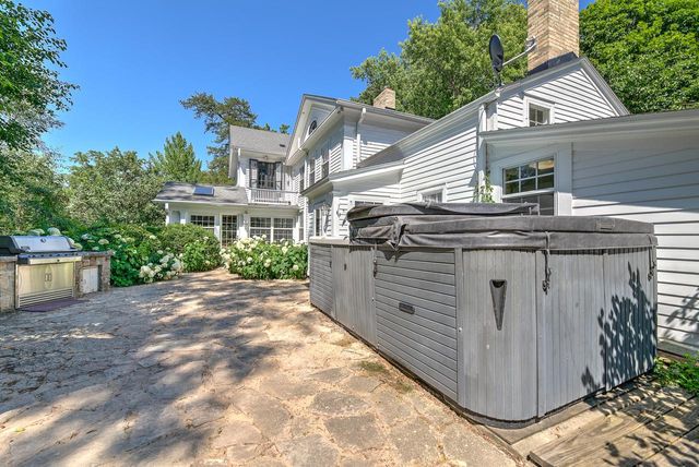 1201 S Waterville ROAD, Summit, WI 53066