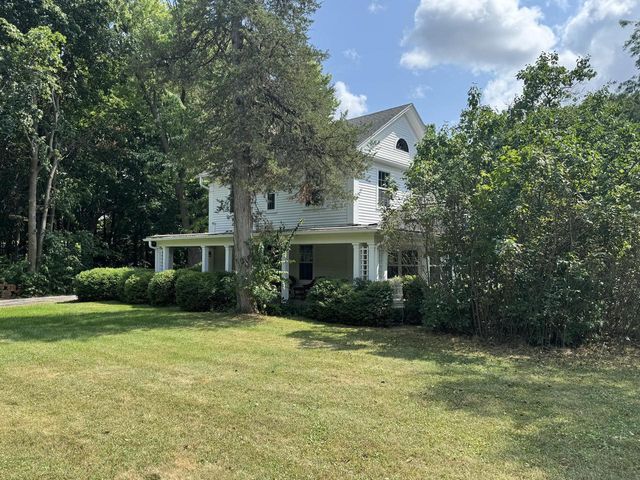 1201 S Waterville ROAD, Summit, WI 53066