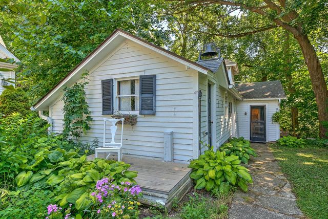 1201 S Waterville ROAD, Summit, WI 53066