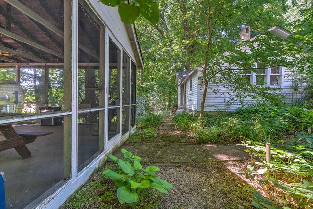 1201 S Waterville ROAD, Summit, WI 53066