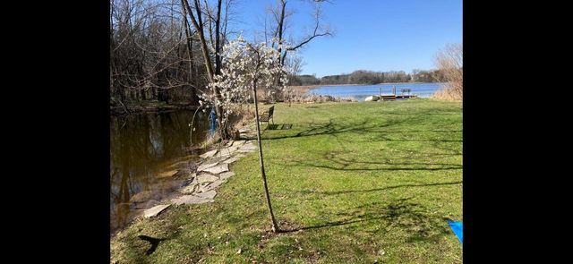 1201 S Waterville ROAD, Summit, WI 53066
