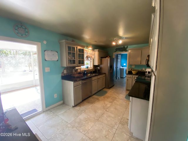 106 Marcil Lane, Hampstead, NC 28443