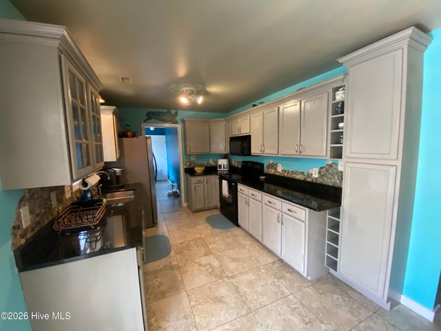 106 Marcil Lane, Hampstead, NC 28443