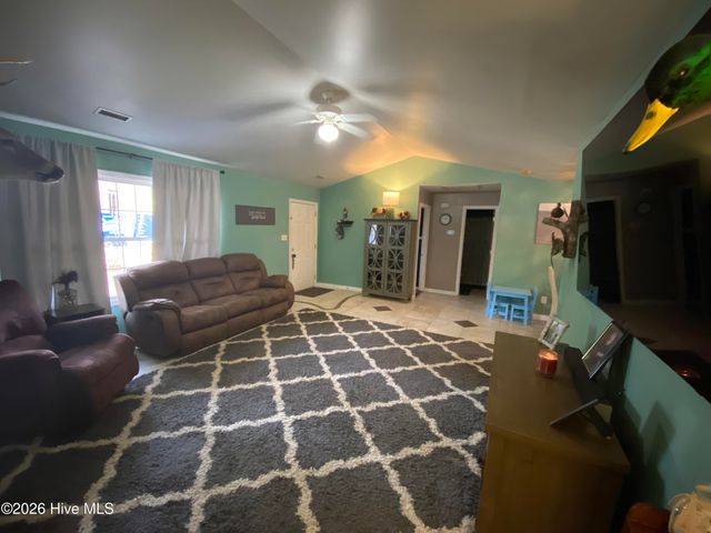 106 Marcil Lane, Hampstead, NC 28443