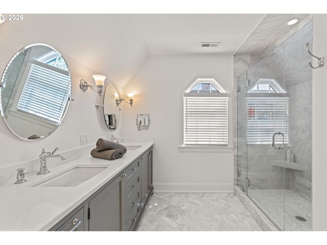 2840 Ne 21ST Ave, Portland, OR 97212