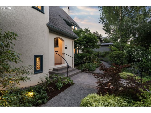 2840 Ne 21ST Ave, Portland, OR 97212
