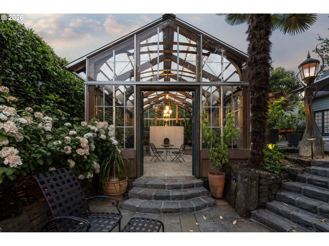 2840 Ne 21ST Ave, Portland, OR 97212