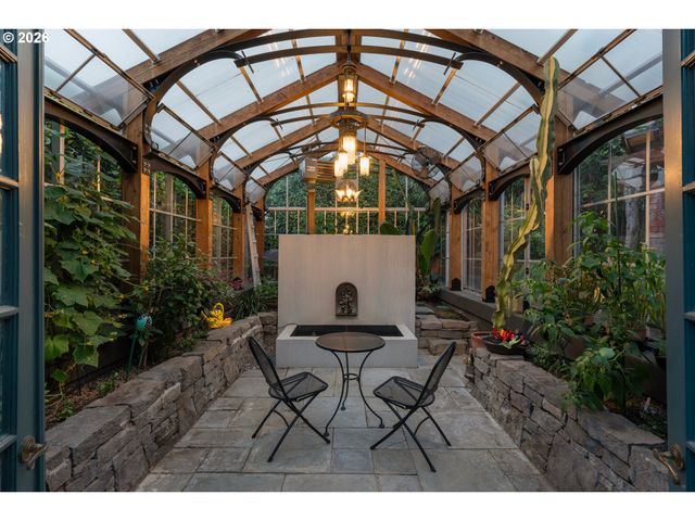 2840 Ne 21ST Ave, Portland, OR 97212