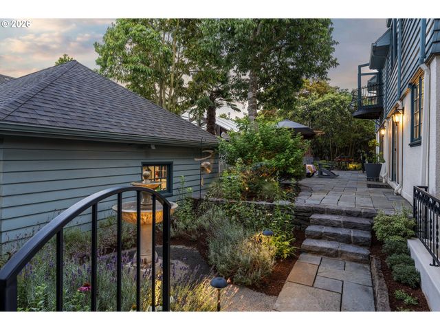 2840 Ne 21ST Ave, Portland, OR 97212