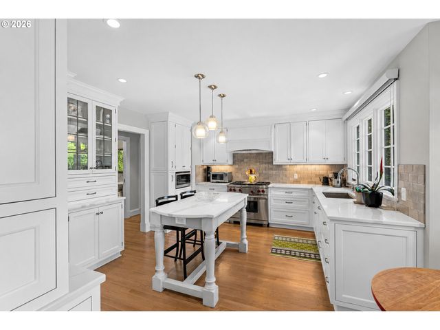 2840 Ne 21ST Ave, Portland, OR 97212