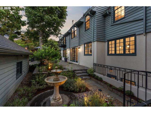 2840 Ne 21ST Ave, Portland, OR 97212