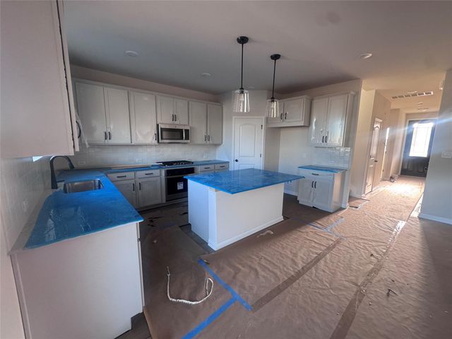 331 Willow Heights DR, Hutto, TX 78634