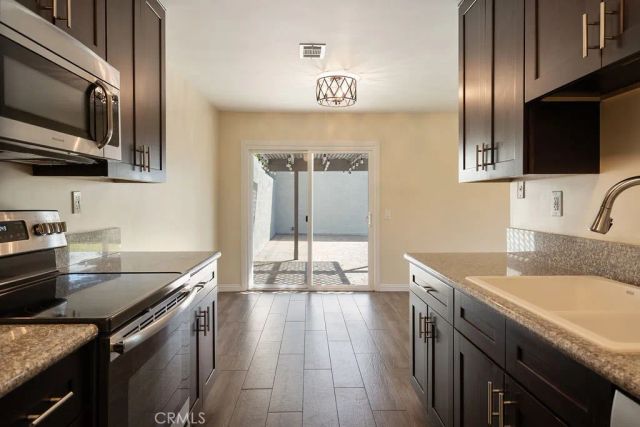 1393 Bouquet, Upland, CA 91786