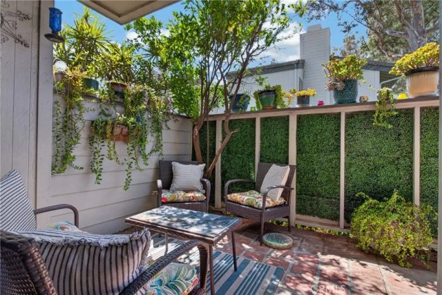 6491 Twin Circle Lane 5, Simi Valley, CA 93063