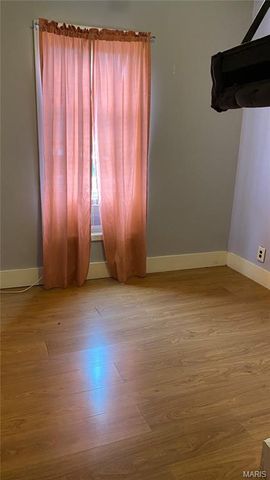 808 W Washington Street, St James, MO 65559