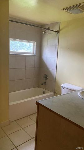 808 W Washington Street, St James, MO 65559