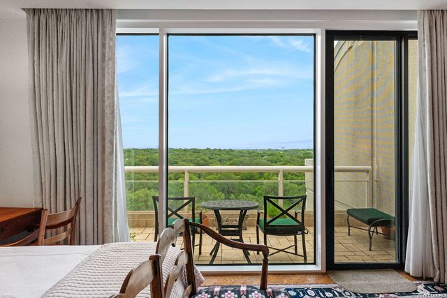 200 Patterson Ave Apt 900, San Antonio, TX 78209