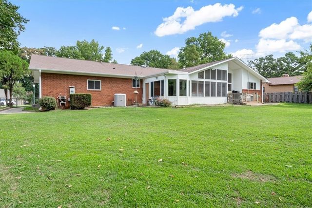 904 Elgin Street, Siloam Springs, AR 72761