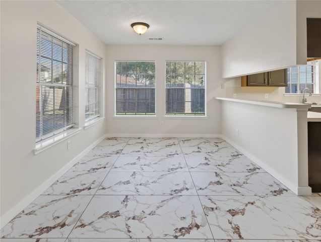 4418 W Thunderwood Circle, Fresno, TX 77545