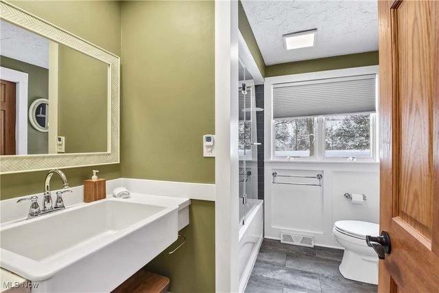 8377 Akins Road, North Royalton, OH 44133