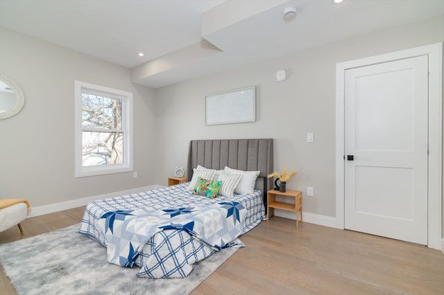 13 Arlington St B, Somerville, MA 02145