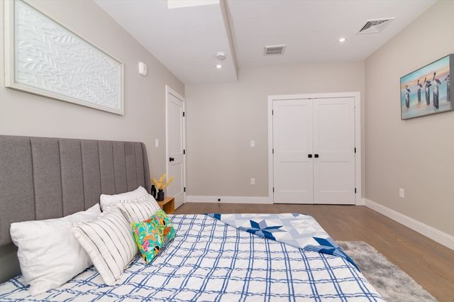 13 Arlington St B, Somerville, MA 02145