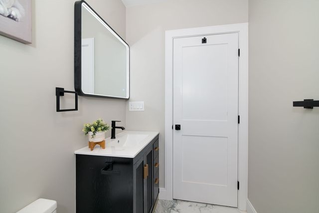 13 Arlington St B, Somerville, MA 02145