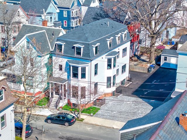 13 Arlington St B, Somerville, MA 02145