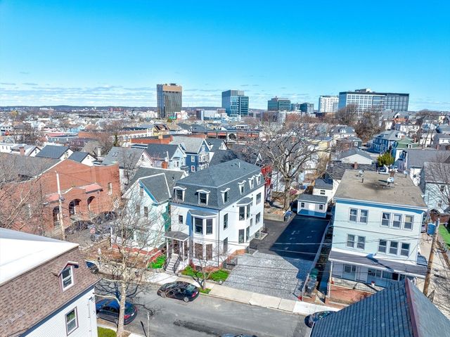 13 Arlington St B, Somerville, MA 02145