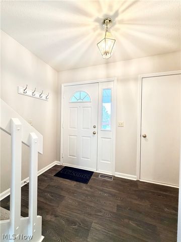 719 Gold Leaf Court, Streetsboro, OH 44241