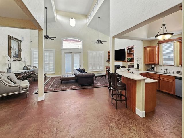 1002 Hoylake Court, Ennis, TX 75119