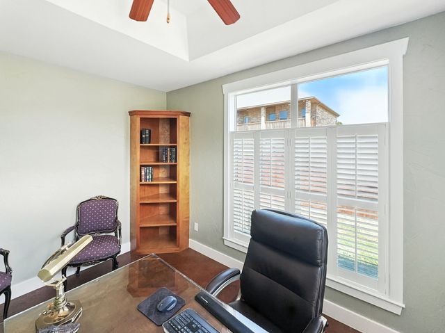 1002 Hoylake Court, Ennis, TX 75119