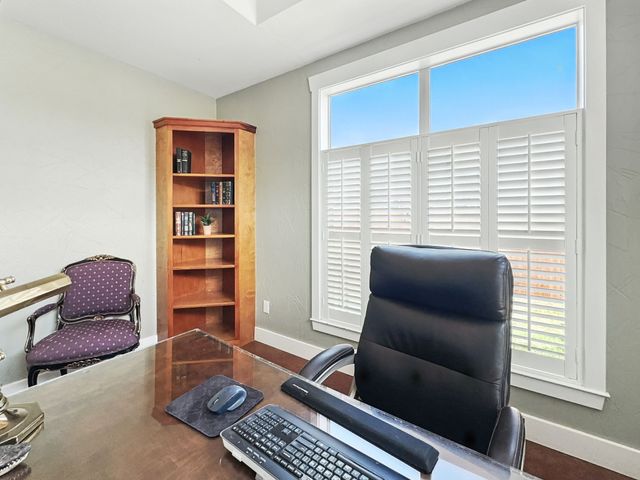 1002 Hoylake Court, Ennis, TX 75119