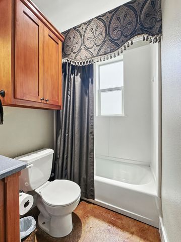 1002 Hoylake Court, Ennis, TX 75119