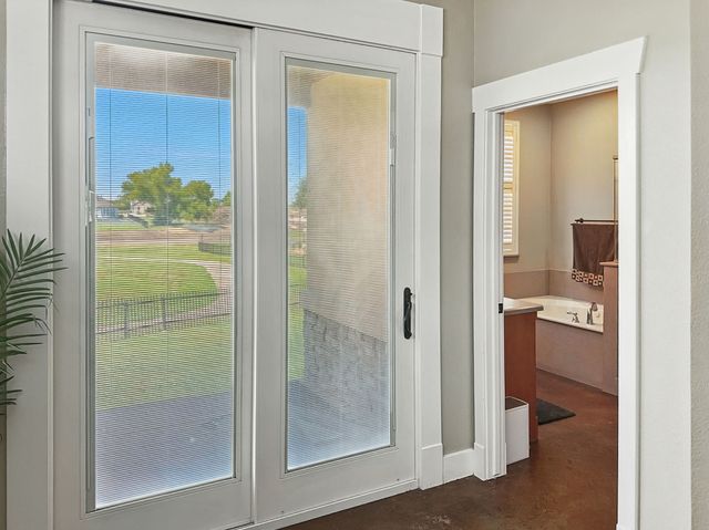 1002 Hoylake Court, Ennis, TX 75119