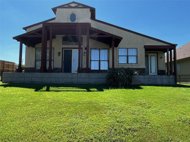 1002 Hoylake Court, Ennis, TX 75119