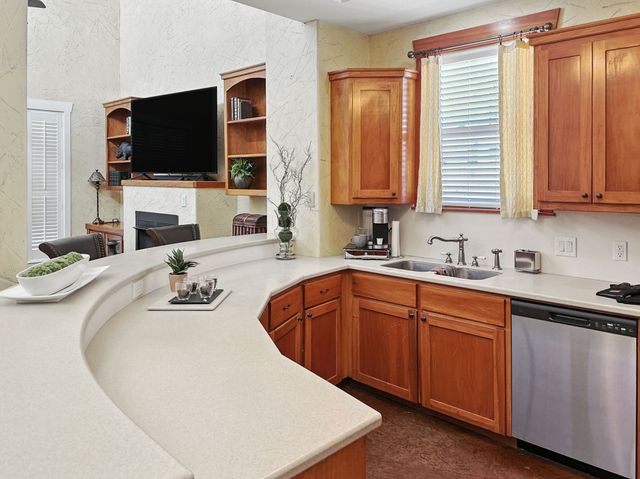 1002 Hoylake Court, Ennis, TX 75119