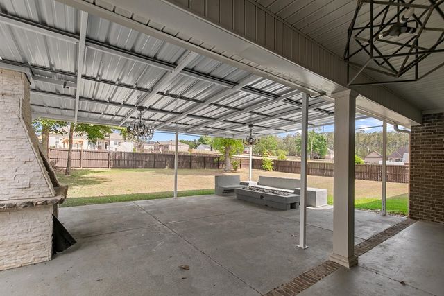 202 Cotton Ridge Ln, Dothan, AL 36301