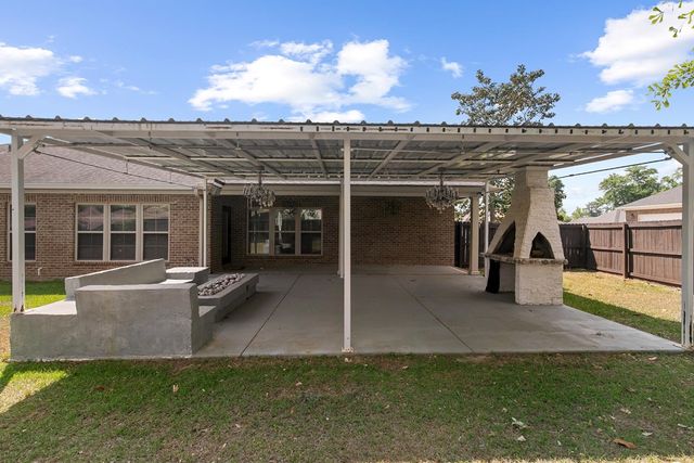 202 Cotton Ridge Ln, Dothan, AL 36301