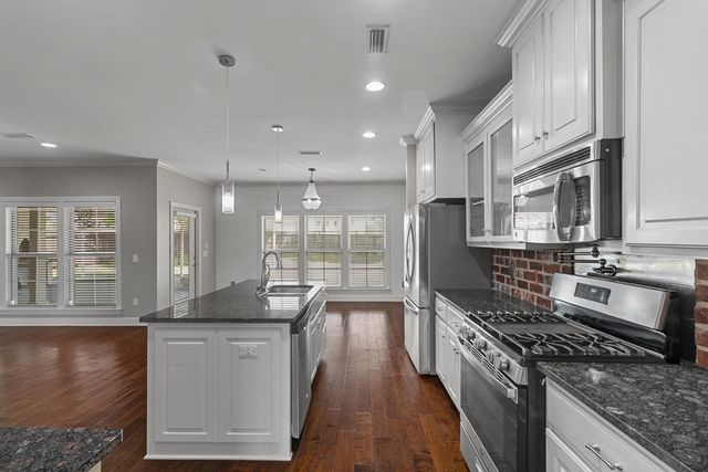 202 Cotton Ridge Ln, Dothan, AL 36301