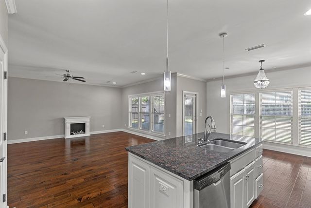 202 Cotton Ridge Ln, Dothan, AL 36301
