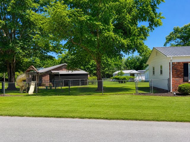 1075 Sullivan Street, Turbeville, SC 29162