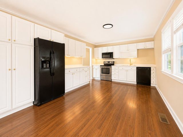 1075 Sullivan Street, Turbeville, SC 29162