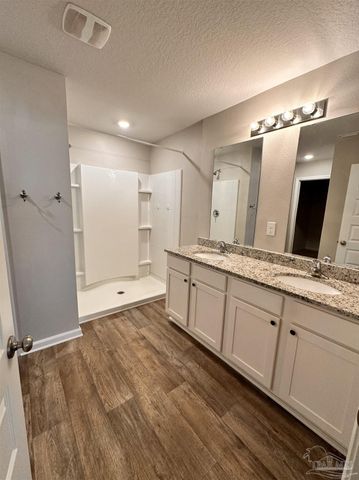 7404 Oak Lake Blvd, Pensacola, FL 32526