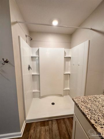 7404 Oak Lake Blvd, Pensacola, FL 32526