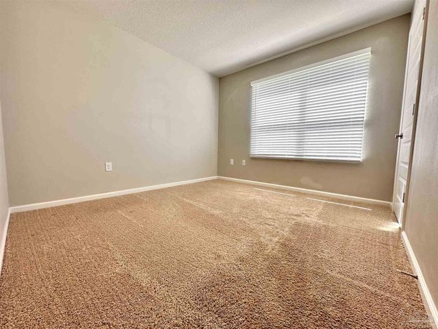 7404 Oak Lake Blvd, Pensacola, FL 32526