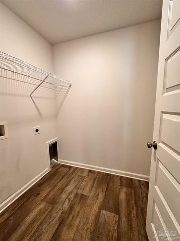 7404 Oak Lake Blvd, Pensacola, FL 32526