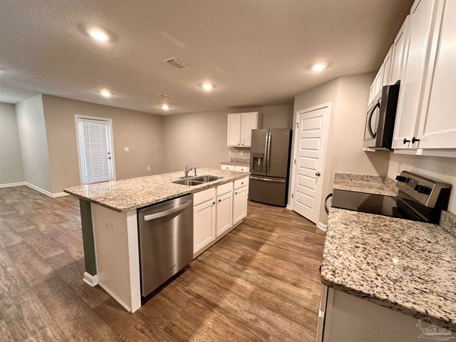 7404 Oak Lake Blvd, Pensacola, FL 32526